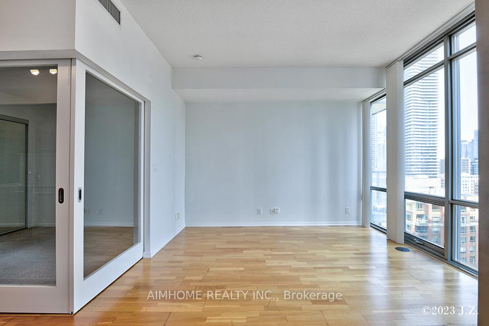 Photo 12 of Unit 1807, 832 Bay Street, Toronto, Bay Street Corridor — HOMEH
