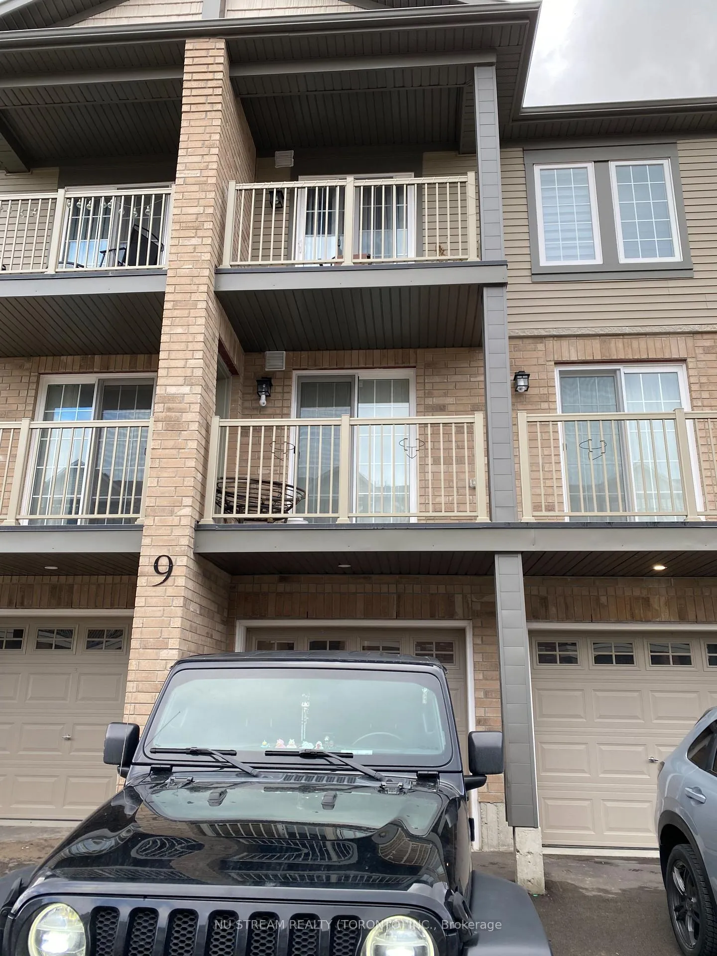 Front of Unit 4, 9 Hay Lane
