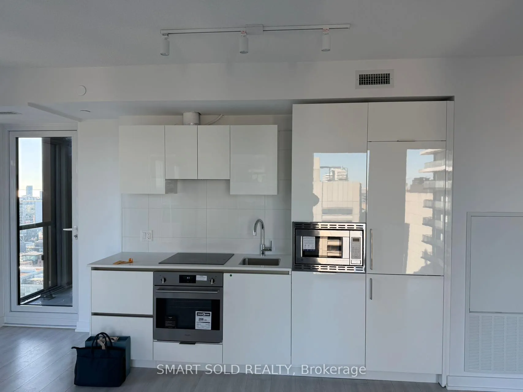 Photo 8 of Unit 2804, 238 Simcoe Street, Toronto, Kensington-Chinatown — HOMEH