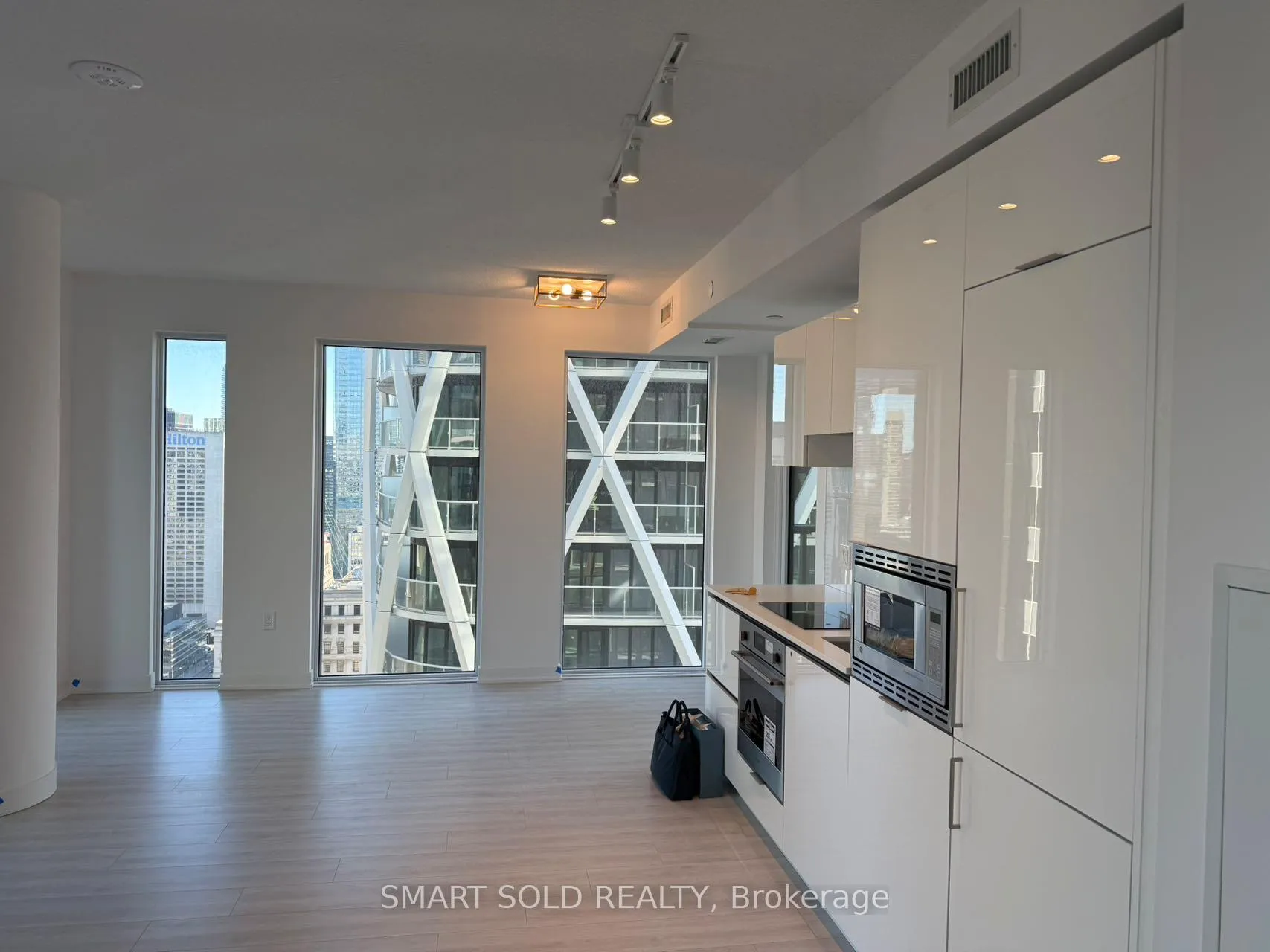 Photo 9 of Unit 2804, 238 Simcoe Street, Toronto, Kensington-Chinatown — HOMEH