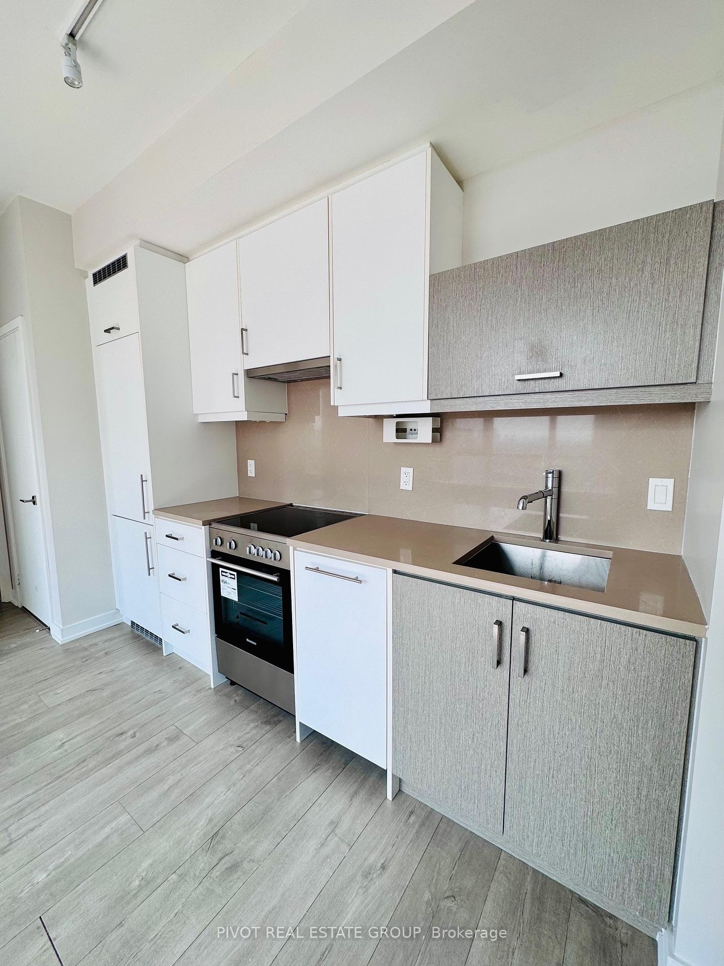 Photo 1 of Unit Uph05, 181 Huron Street, Toronto, Trinity-Bellwoods — HOMEH
