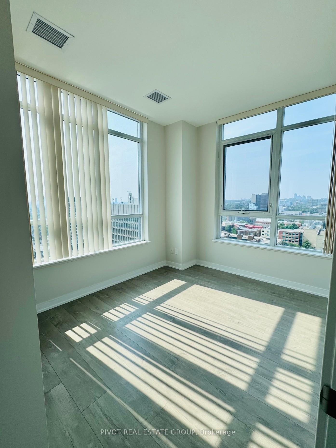 Photo 5 of Unit Uph05, 181 Huron Street, Toronto, Trinity-Bellwoods — HOMEH