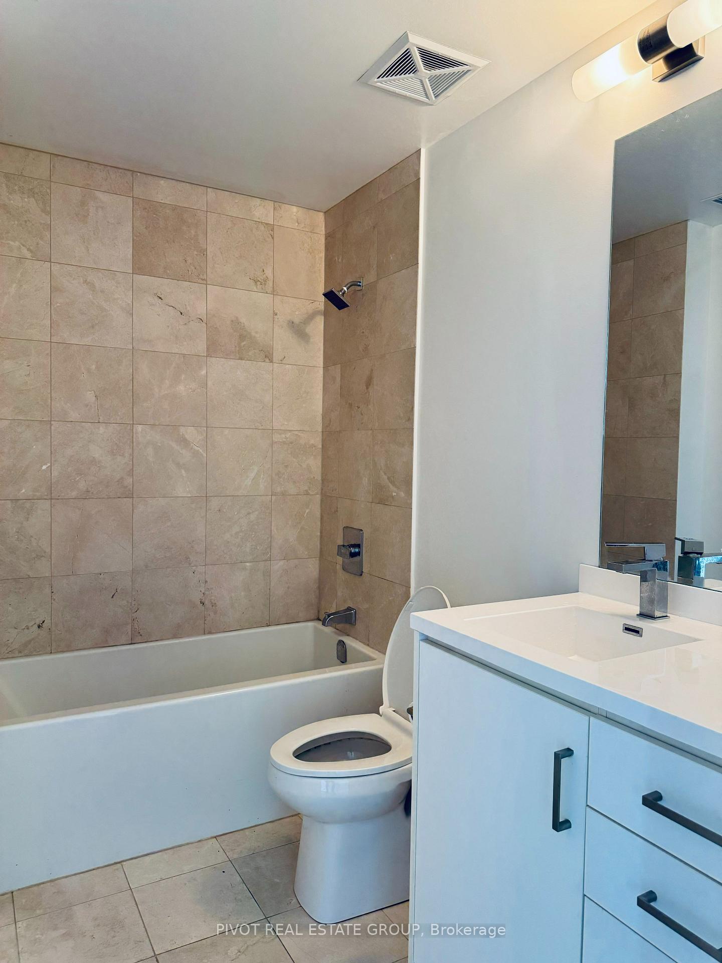 Photo 6 of Unit Uph05, 181 Huron Street, Toronto, Trinity-Bellwoods — HOMEH