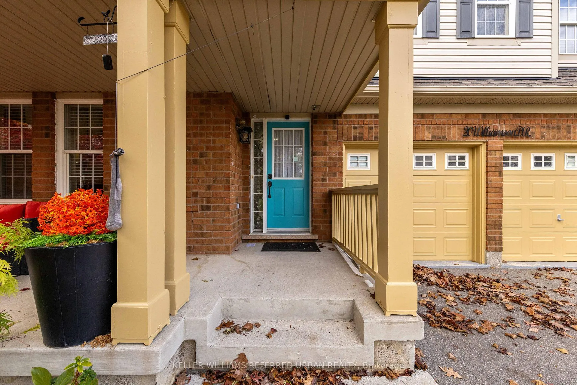 Photo 3 of 20 Williamson Drive, Brampton, Fletcher's Meadow — HOMEH