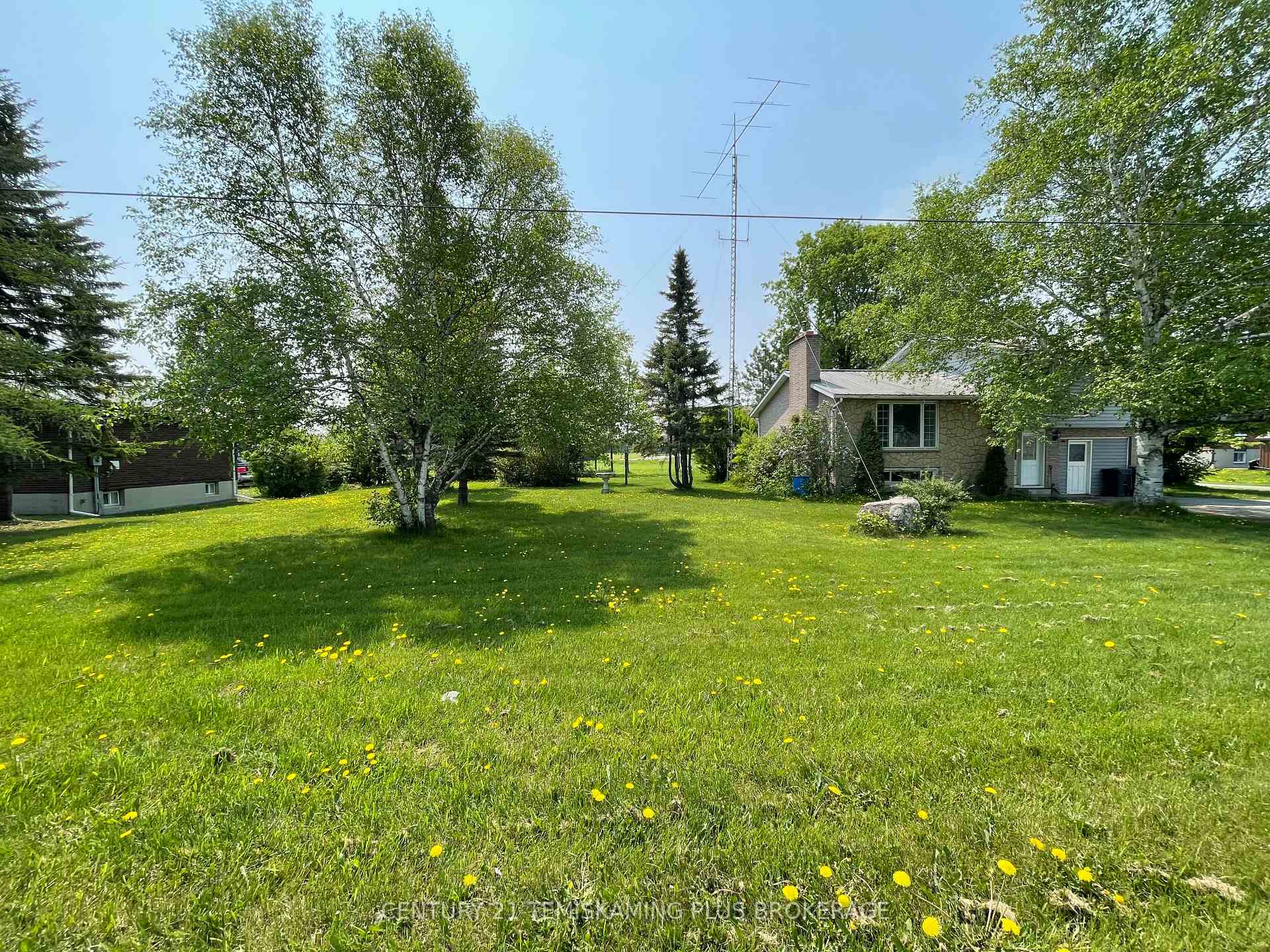 Photo 4 of 138 Fourth Avenue, Englehart — HOMEH