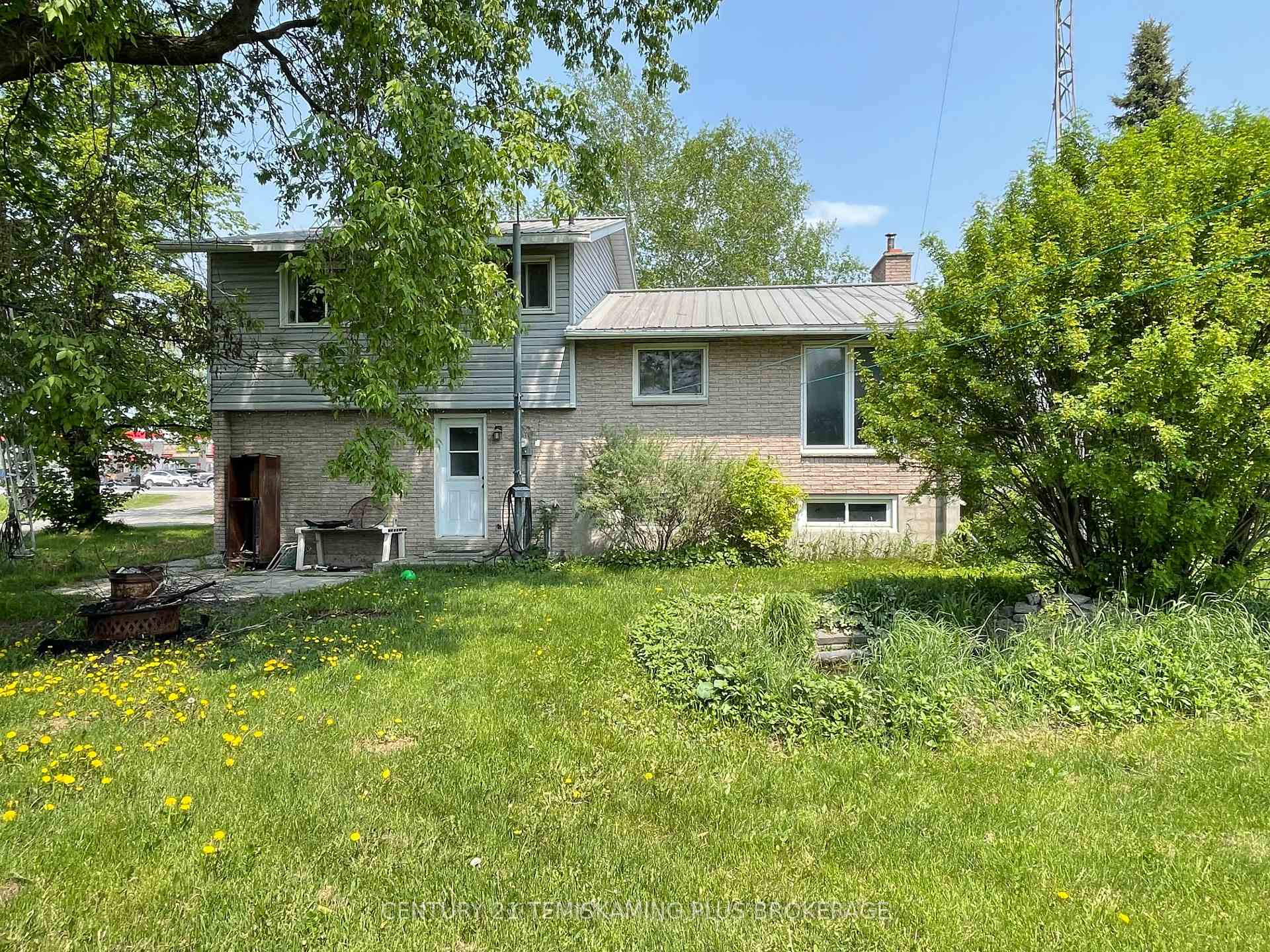 Photo 5 of 138 Fourth Avenue, Englehart — HOMEH