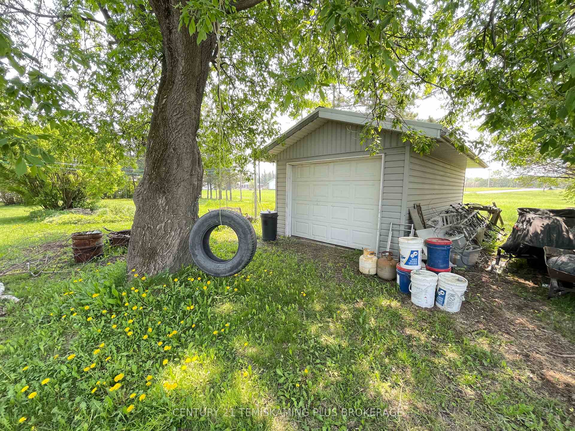 Photo 10 of 138 Fourth Avenue, Englehart — HOMEH