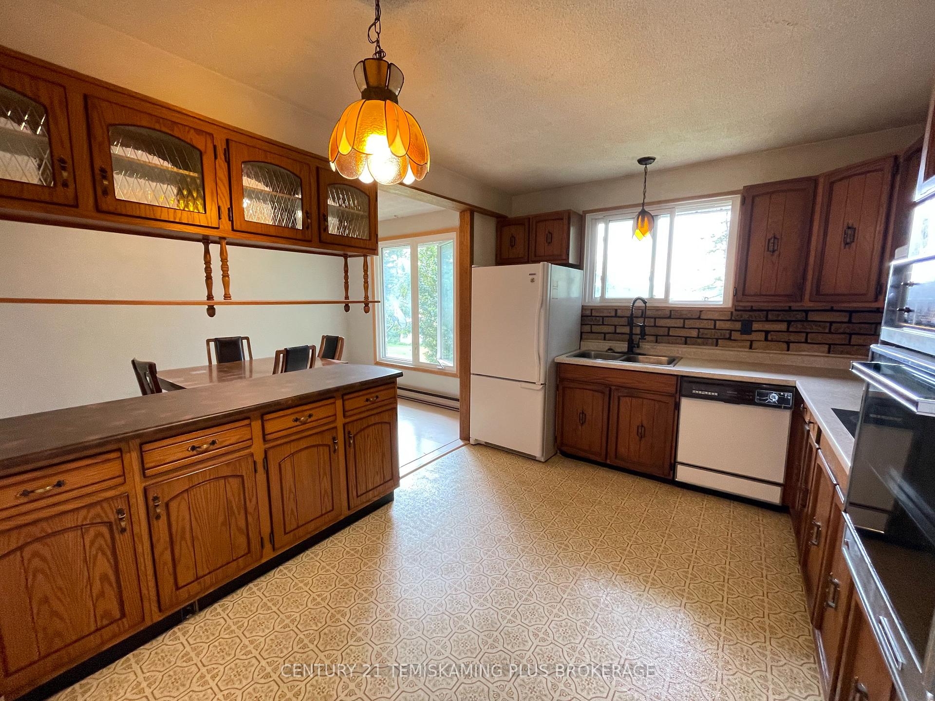 Photo 18 of 138 Fourth Avenue, Englehart — HOMEH