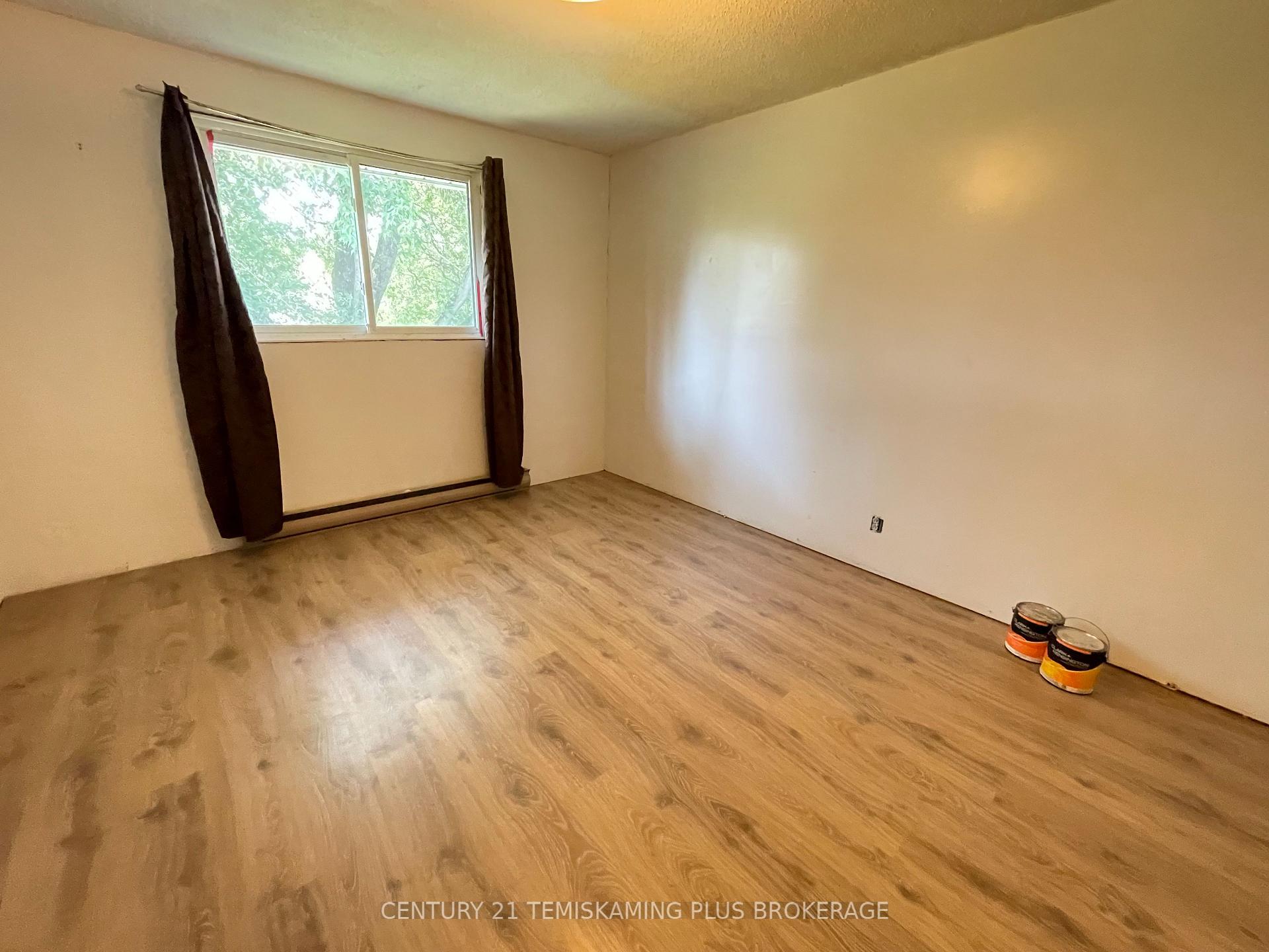 Photo 20 of 138 Fourth Avenue, Englehart — HOMEH
