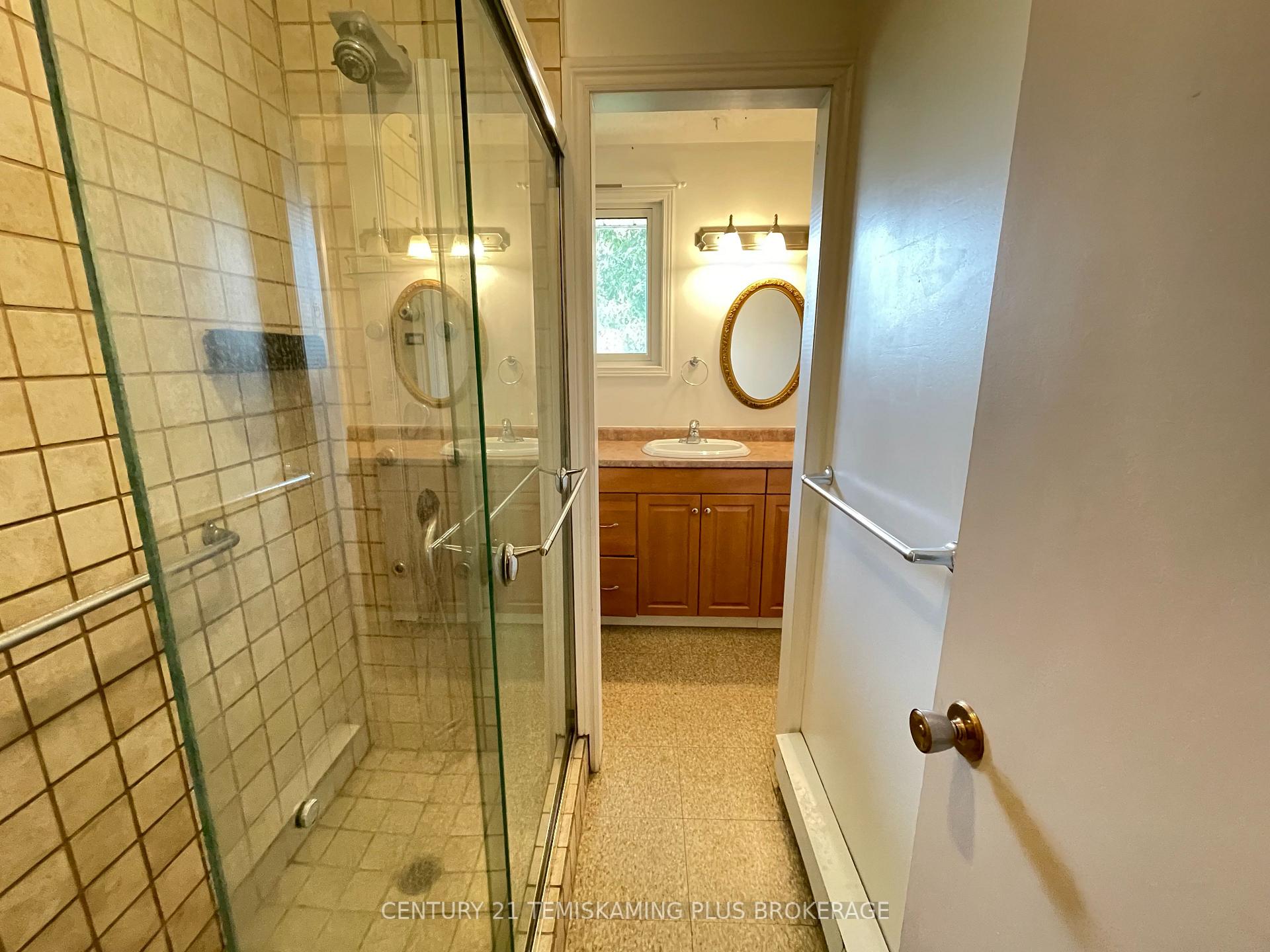 Photo 24 of 138 Fourth Avenue, Englehart — HOMEH