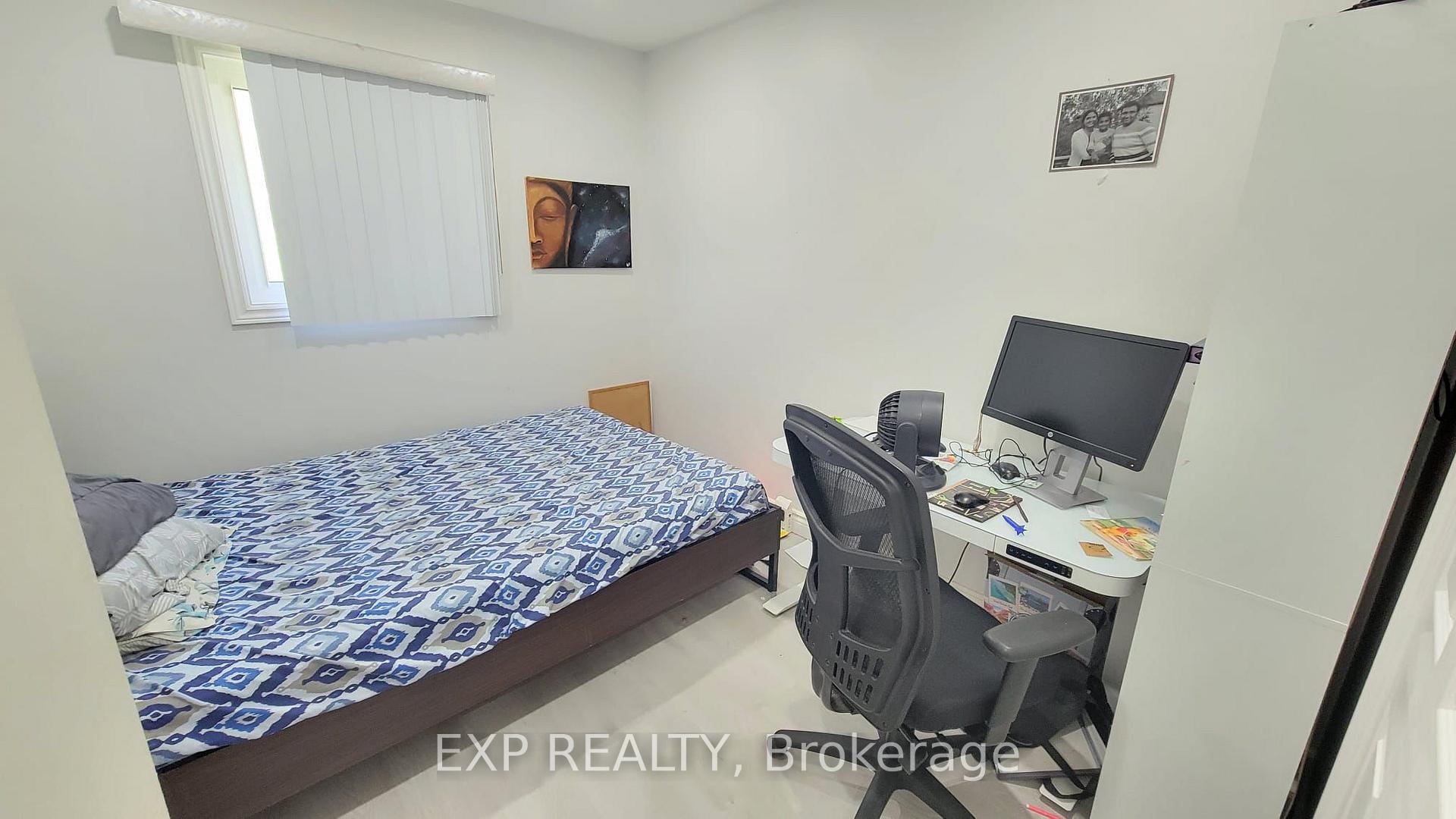 Photo 6 of 22 Engel Crescent, Barrie, Letitia Heights — HOMEH