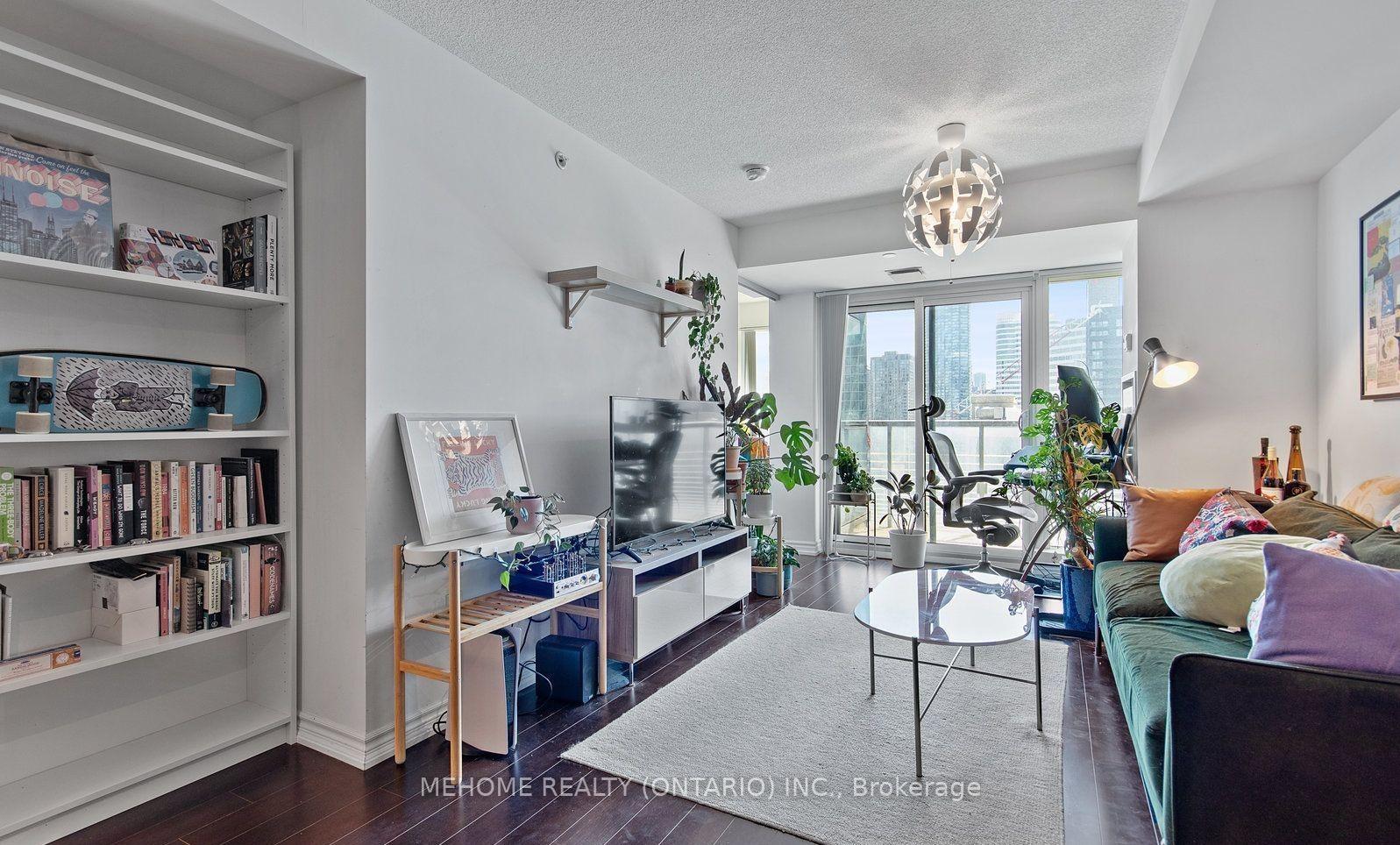 Photo 21 of Unit 2008, 386 Yonge Street, Toronto, Bay Street Corridor — HOMEH