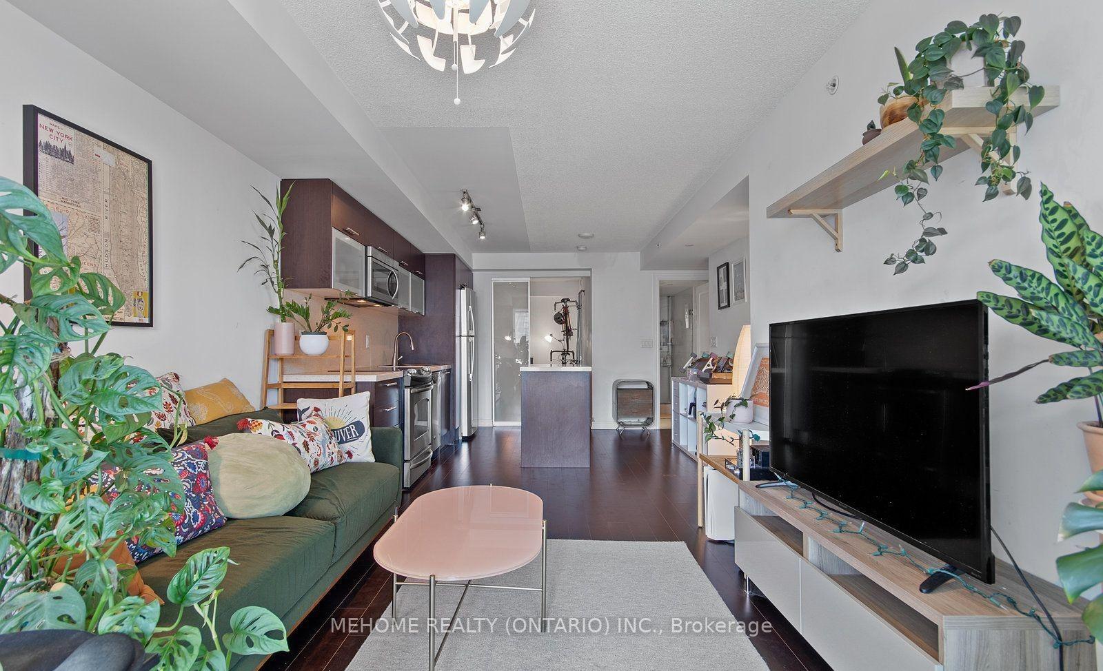 Photo 4 of Unit 2008, 386 Yonge Street, Toronto, Bay Street Corridor — HOMEH