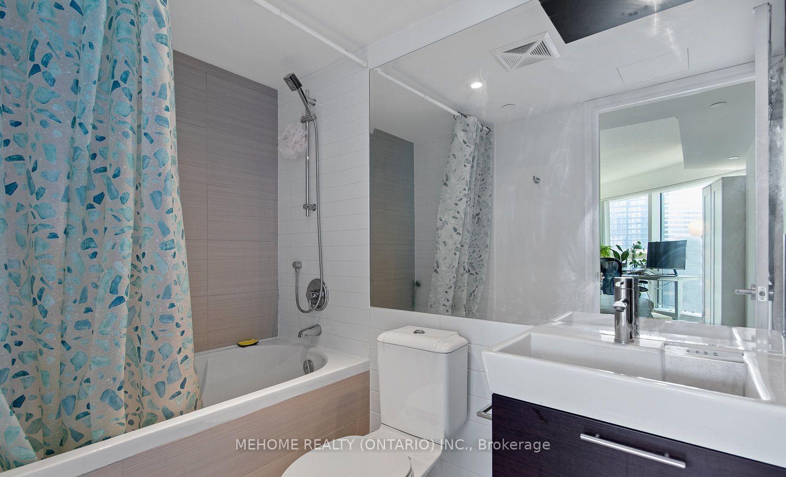 Photo 7 of Unit 2008, 386 Yonge Street, Toronto, Bay Street Corridor — HOMEH