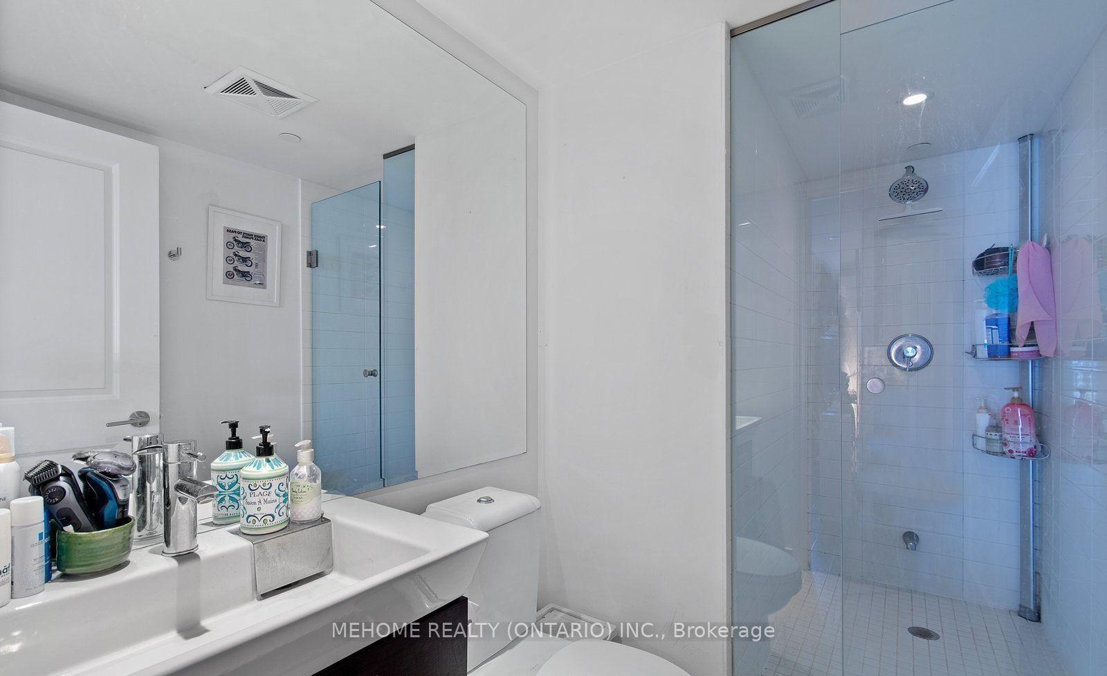 Photo 3 of Unit 2008, 386 Yonge Street, Toronto, Bay Street Corridor — HOMEH