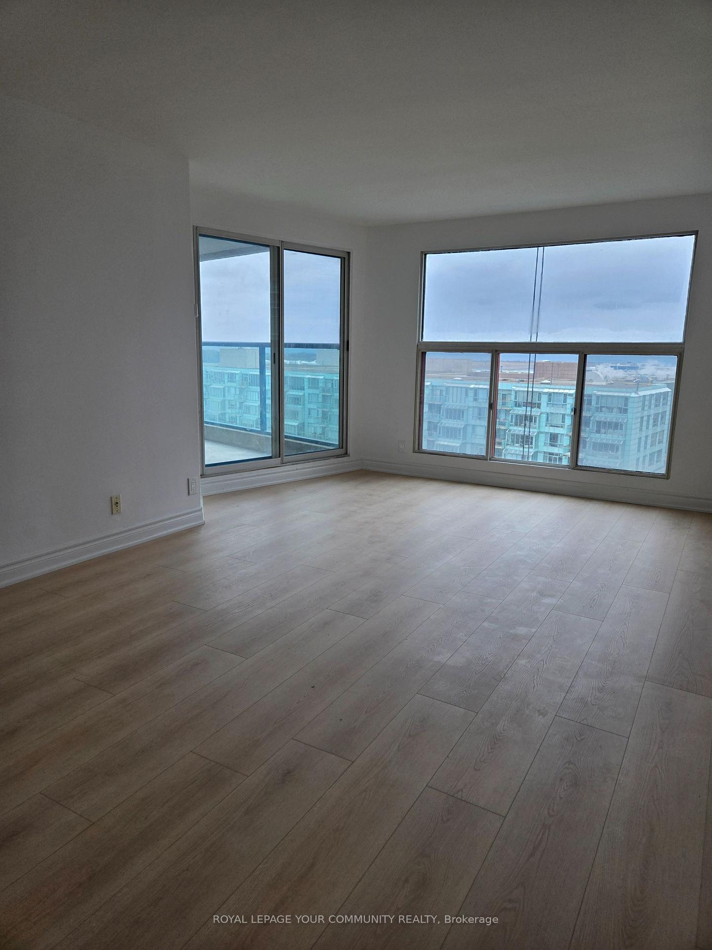 Photo 7 of Unit 1910, 77 Harbour Square, Toronto, Waterfront Communities — HOMEH