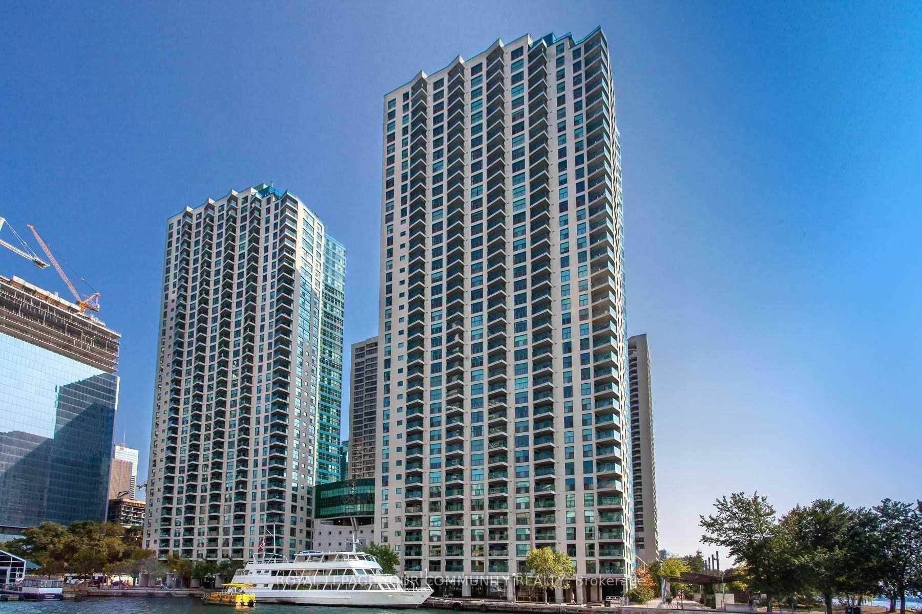 Photo 3 of Unit 1910, 77 Harbour Square, Toronto, Waterfront Communities — HOMEH