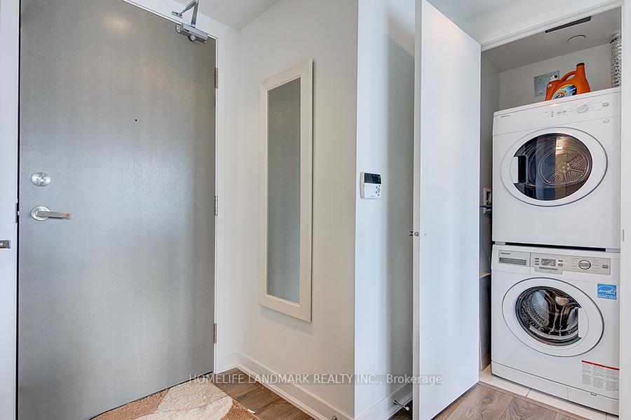 Photo 5 of Unit 4202, 100 Harbour Street, Toronto, Waterfront Communities — HOMEH