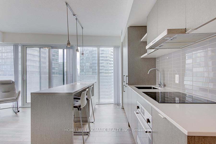 Photo 10 of Unit 4202, 100 Harbour Street, Toronto, Waterfront Communities — HOMEH