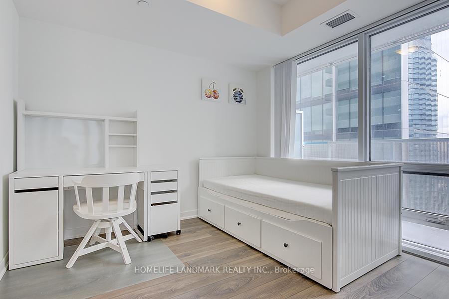 Photo 21 of Unit 4202, 100 Harbour Street, Toronto, Waterfront Communities — HOMEH