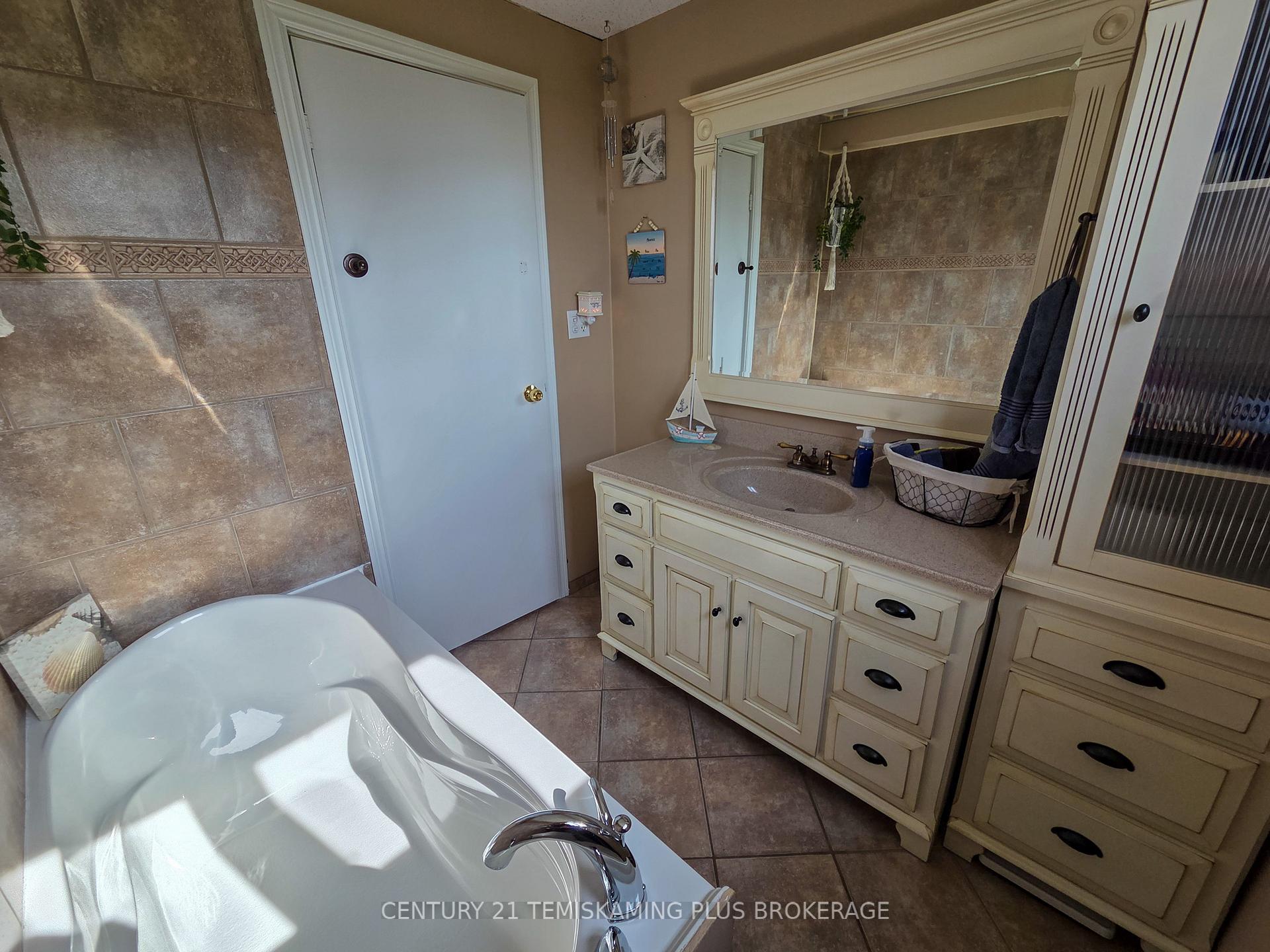 Photo 24 of 653244 Boundary Road, Englehart, Central Timiskaming — HOMEH