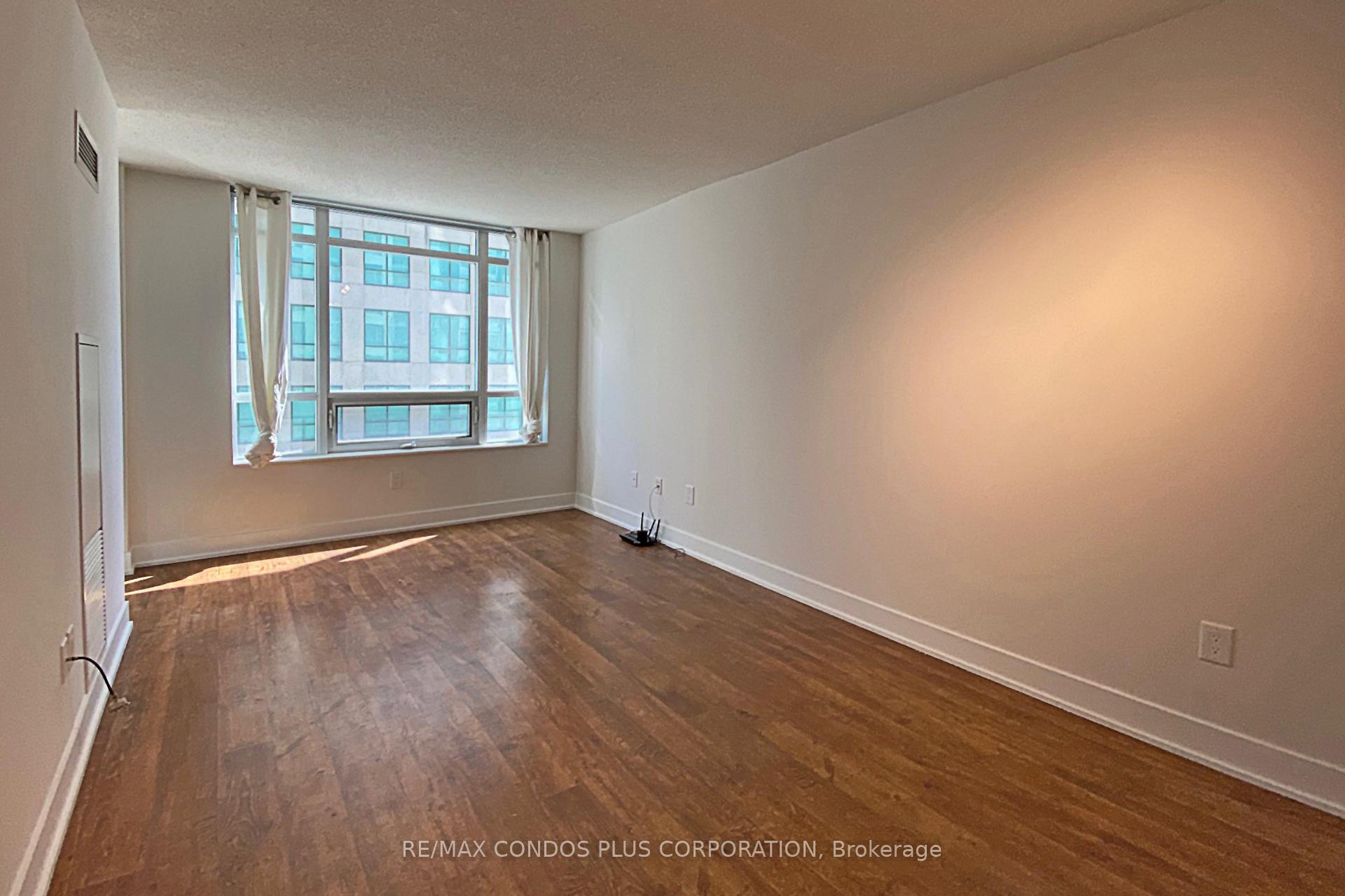 Photo 3 of Unit 611, 20 Blue Jays Way, Toronto, Waterfront Communities — HOMEH