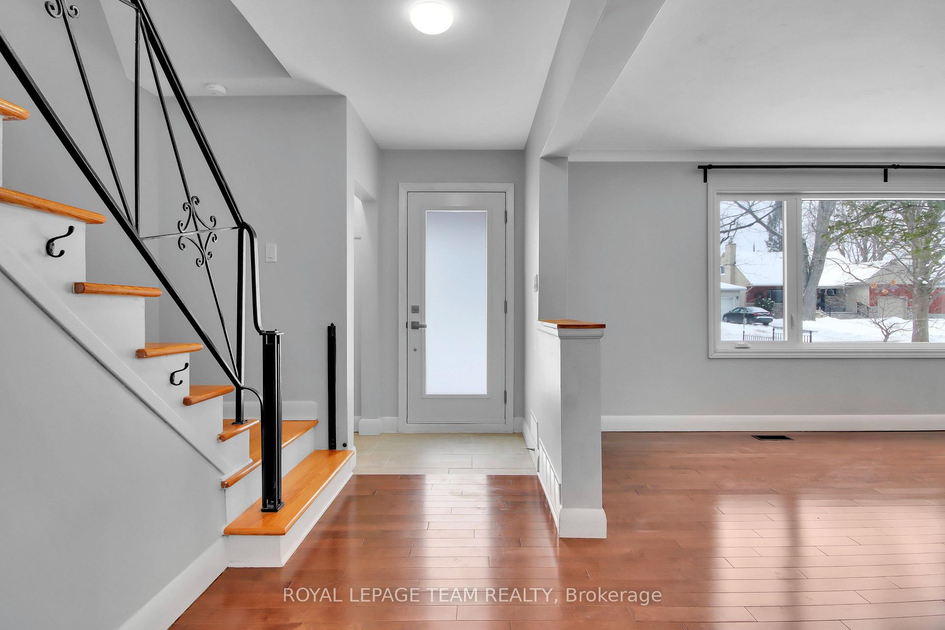 Photo 3 of 621 Windermere Avenue, Ottawa, McKellar/Highland — HOMEH