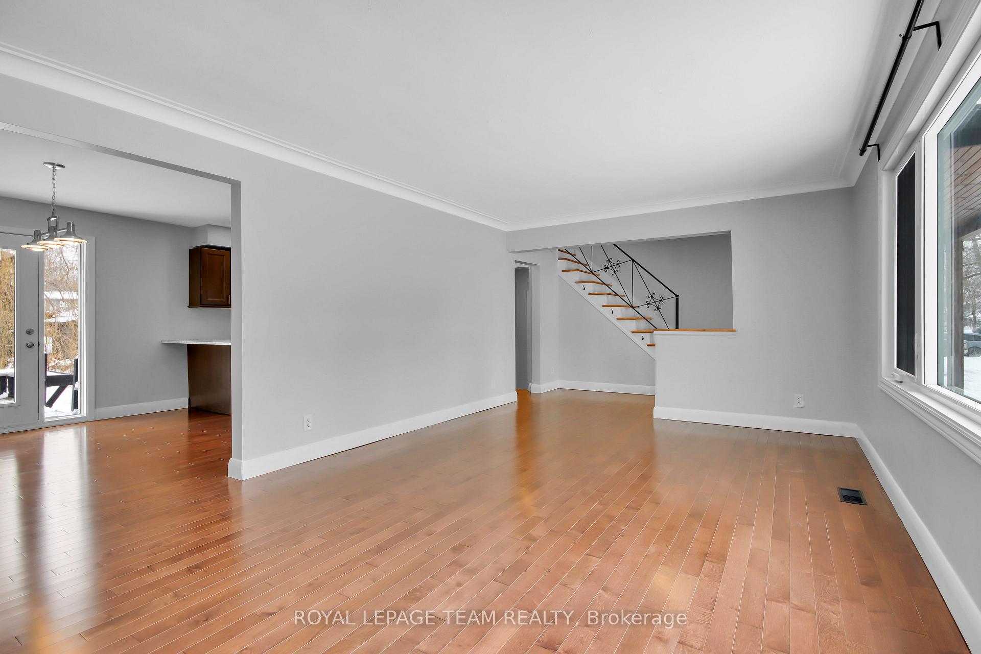 Photo 5 of 621 Windermere Avenue, Ottawa, McKellar/Highland — HOMEH