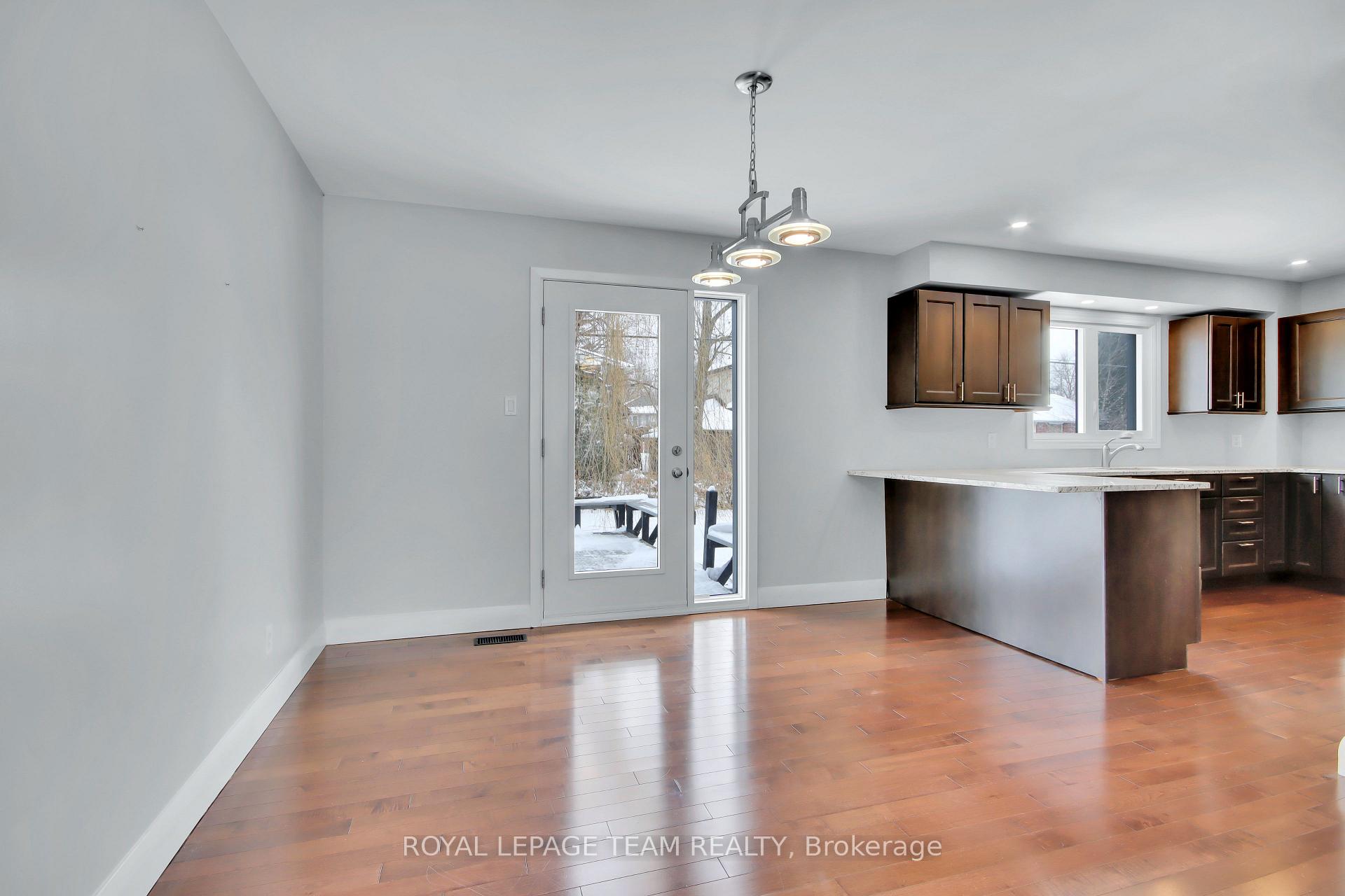 Photo 6 of 621 Windermere Avenue, Ottawa, McKellar/Highland — HOMEH