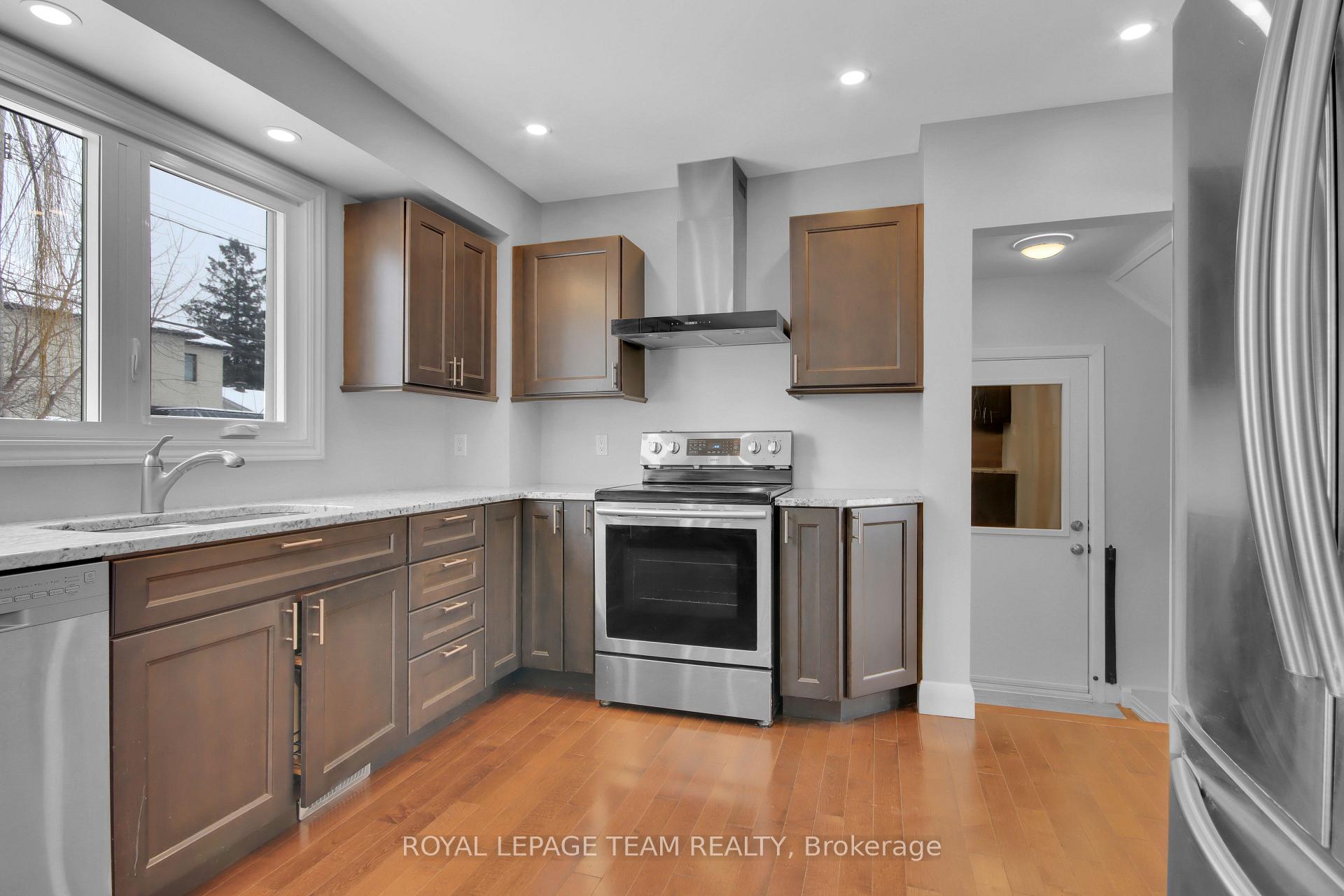 Photo 14 of 621 Windermere Avenue, Ottawa, McKellar/Highland — HOMEH