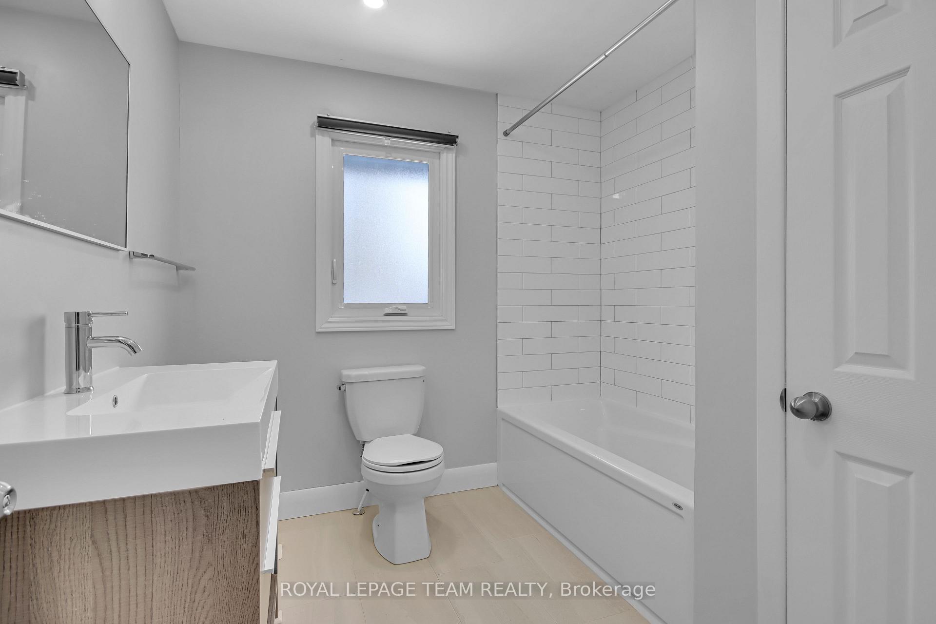 Photo 18 of 621 Windermere Avenue, Ottawa, McKellar/Highland — HOMEH