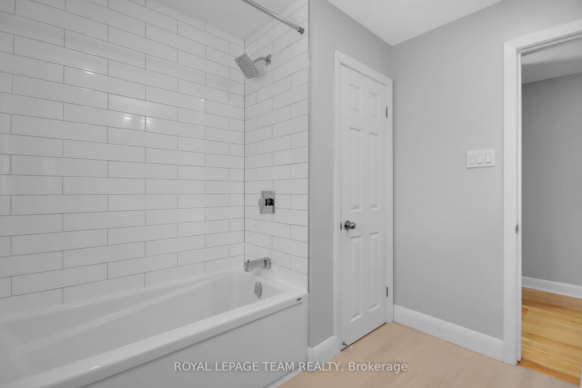 Photo 20 of 621 Windermere Avenue, Ottawa, McKellar/Highland — HOMEH