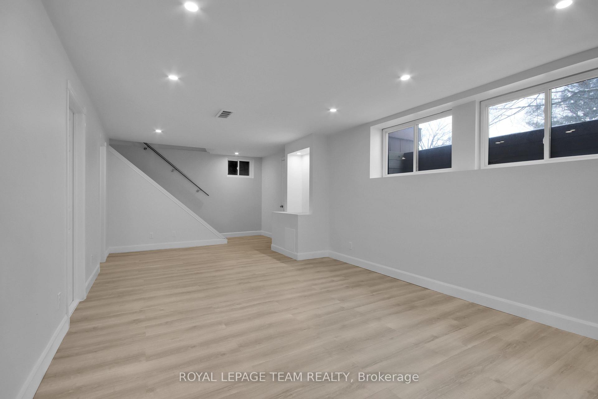Photo 22 of 621 Windermere Avenue, Ottawa, McKellar/Highland — HOMEH