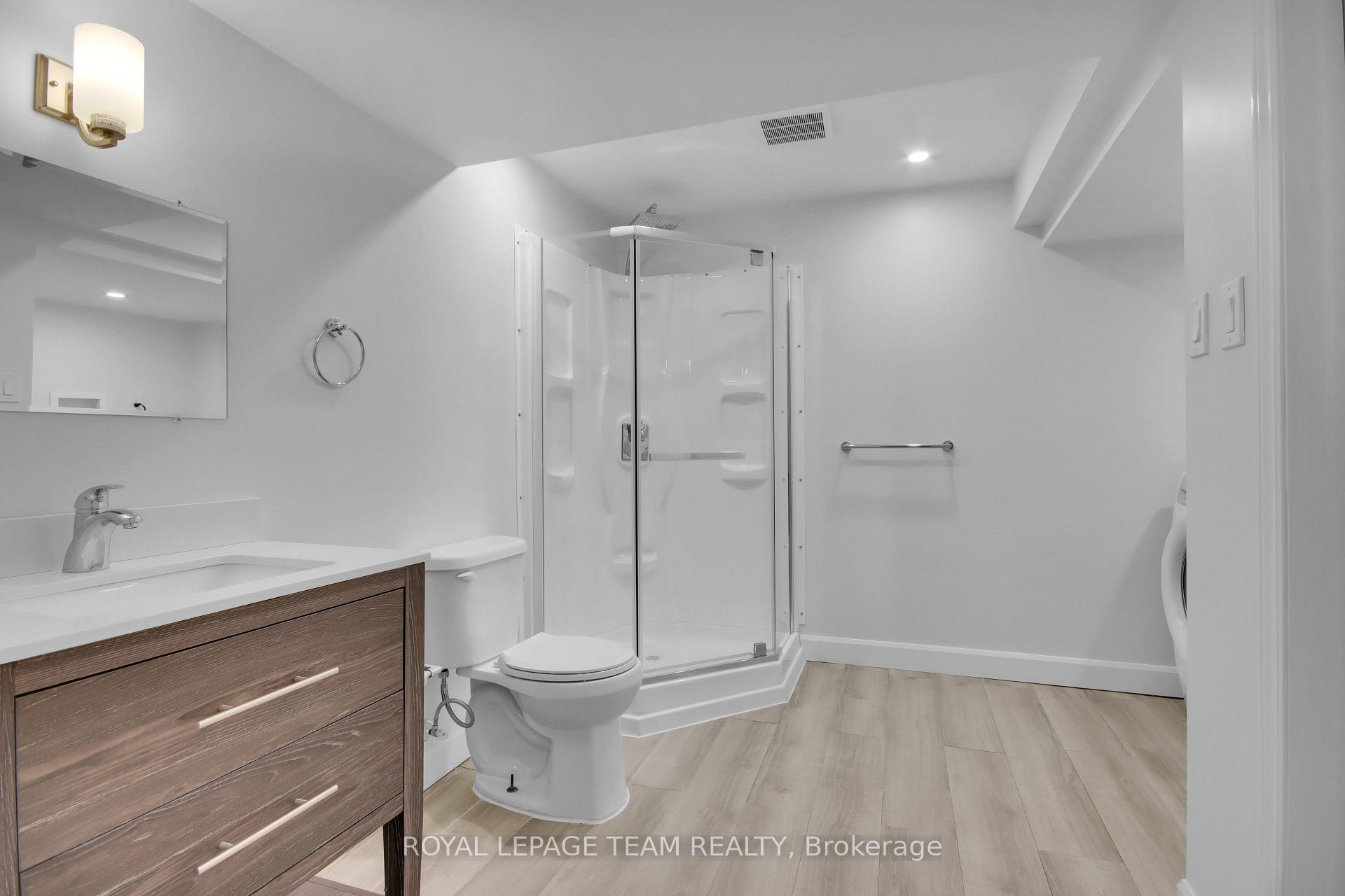 Photo 24 of 621 Windermere Avenue, Ottawa, McKellar/Highland — HOMEH