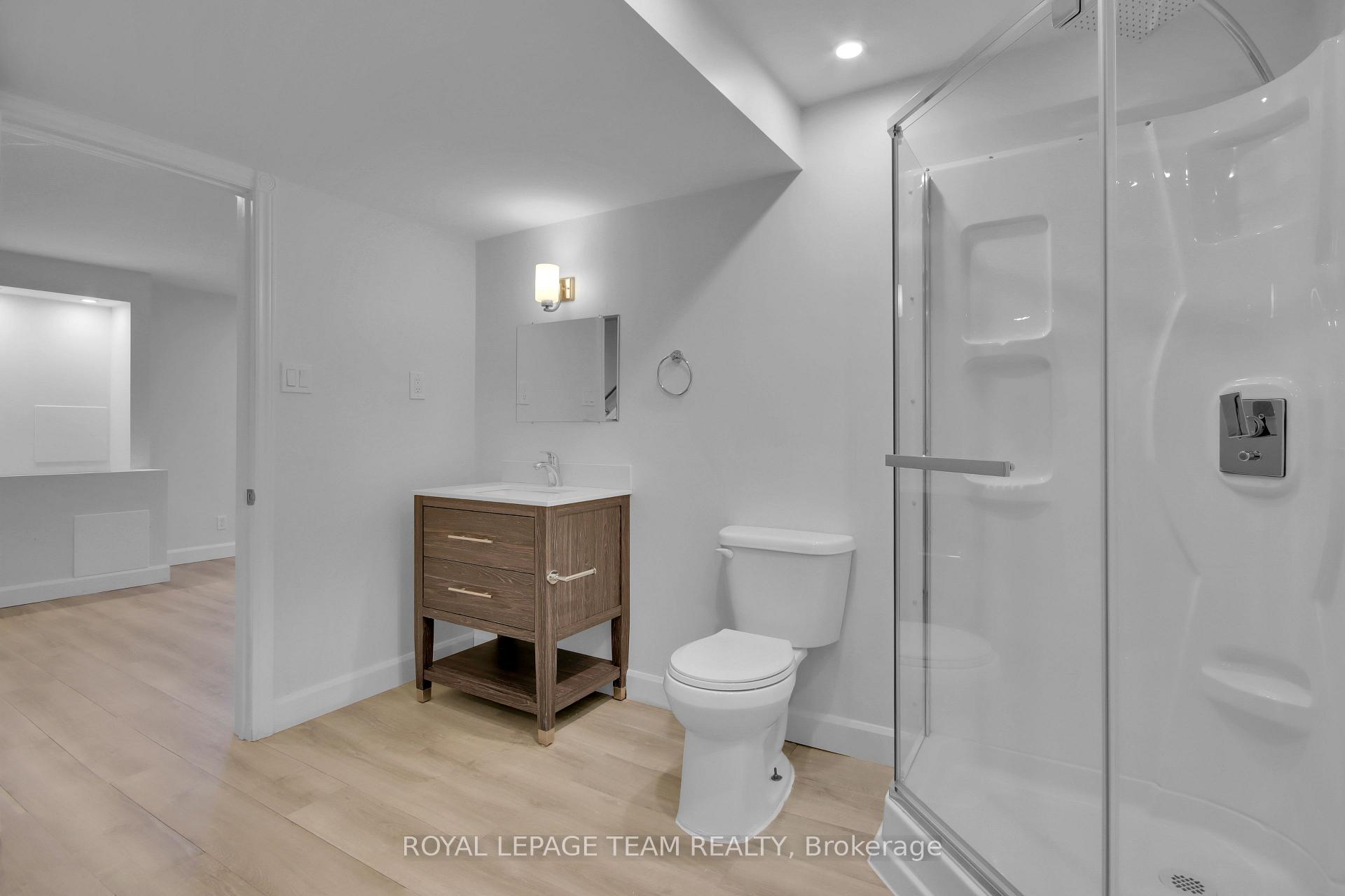 Photo 25 of 621 Windermere Avenue, Ottawa, McKellar/Highland — HOMEH