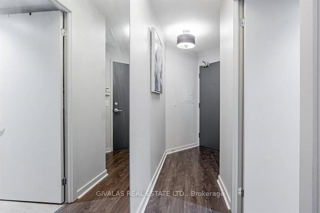 Photo 2 of Unit 404, 8 York Street, Toronto, Waterfront Communities — HOMEH