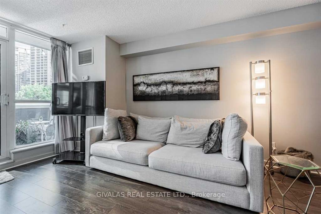 Photo 4 of Unit 404, 8 York Street, Toronto, Waterfront Communities — HOMEH