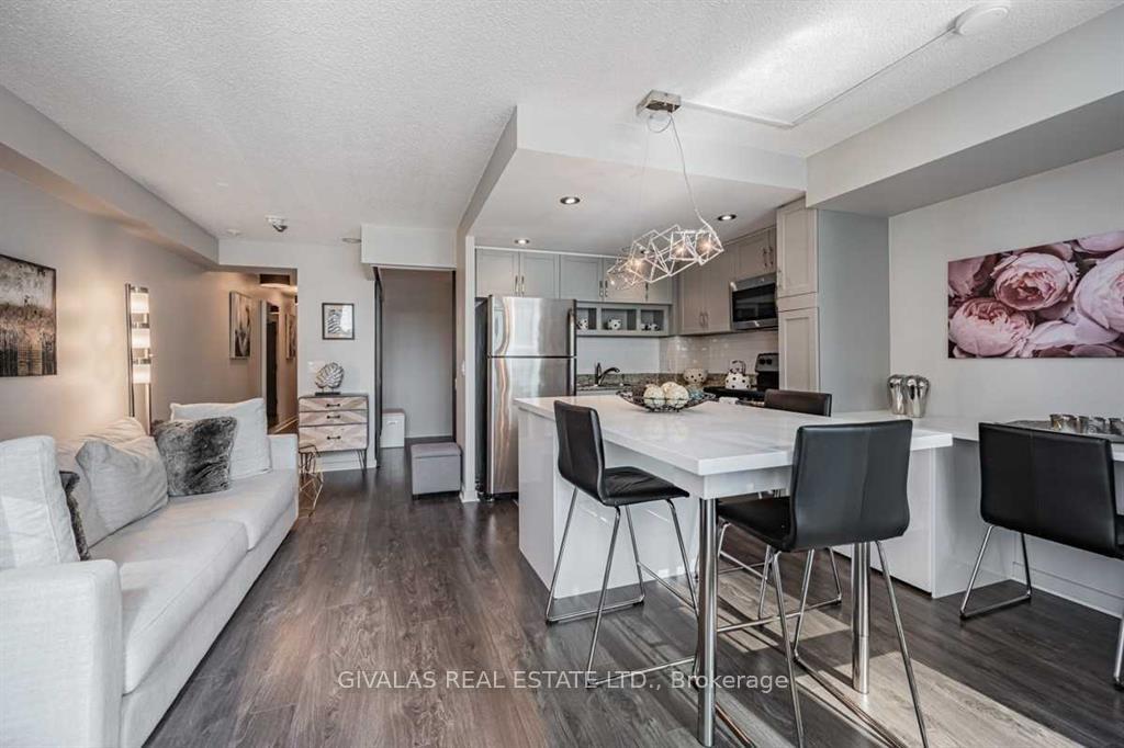 Photo 5 of Unit 404, 8 York Street, Toronto, Waterfront Communities — HOMEH