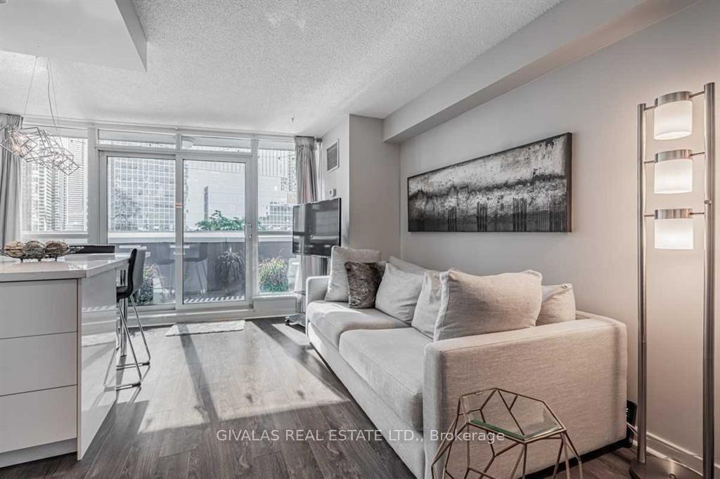 Photo 7 of Unit 404, 8 York Street, Toronto, Waterfront Communities — HOMEH