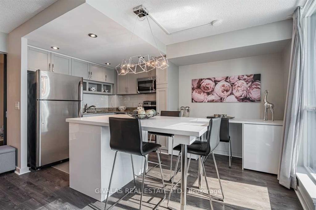 Photo 8 of Unit 404, 8 York Street, Toronto, Waterfront Communities — HOMEH