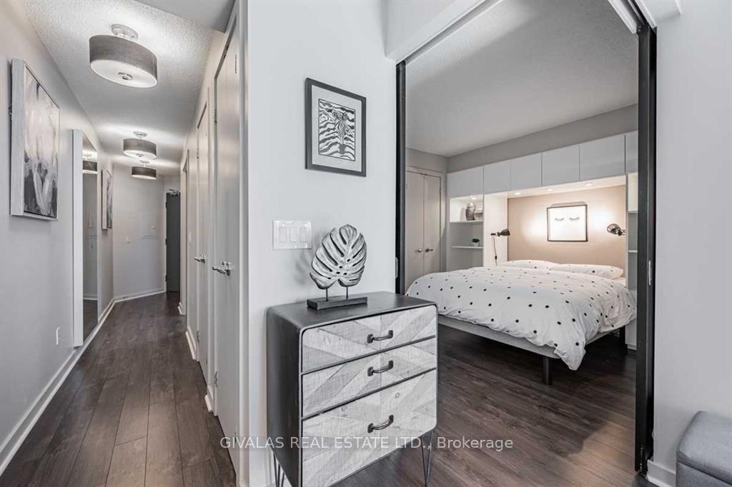 Photo 12 of Unit 404, 8 York Street, Toronto, Waterfront Communities — HOMEH