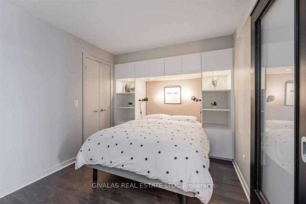 Photo 13 of Unit 404, 8 York Street, Toronto, Waterfront Communities — HOMEH