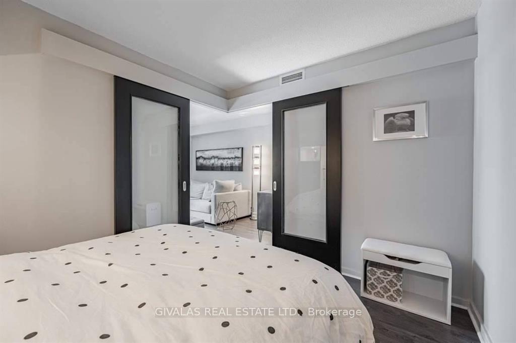 Photo 15 of Unit 404, 8 York Street, Toronto, Waterfront Communities — HOMEH