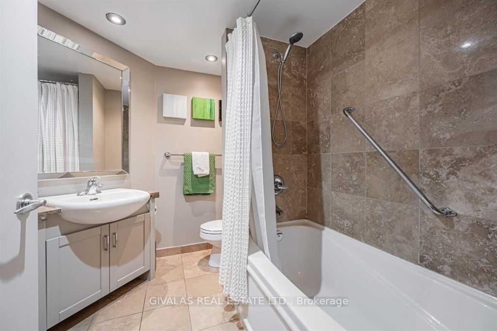 Photo 16 of Unit 404, 8 York Street, Toronto, Waterfront Communities — HOMEH
