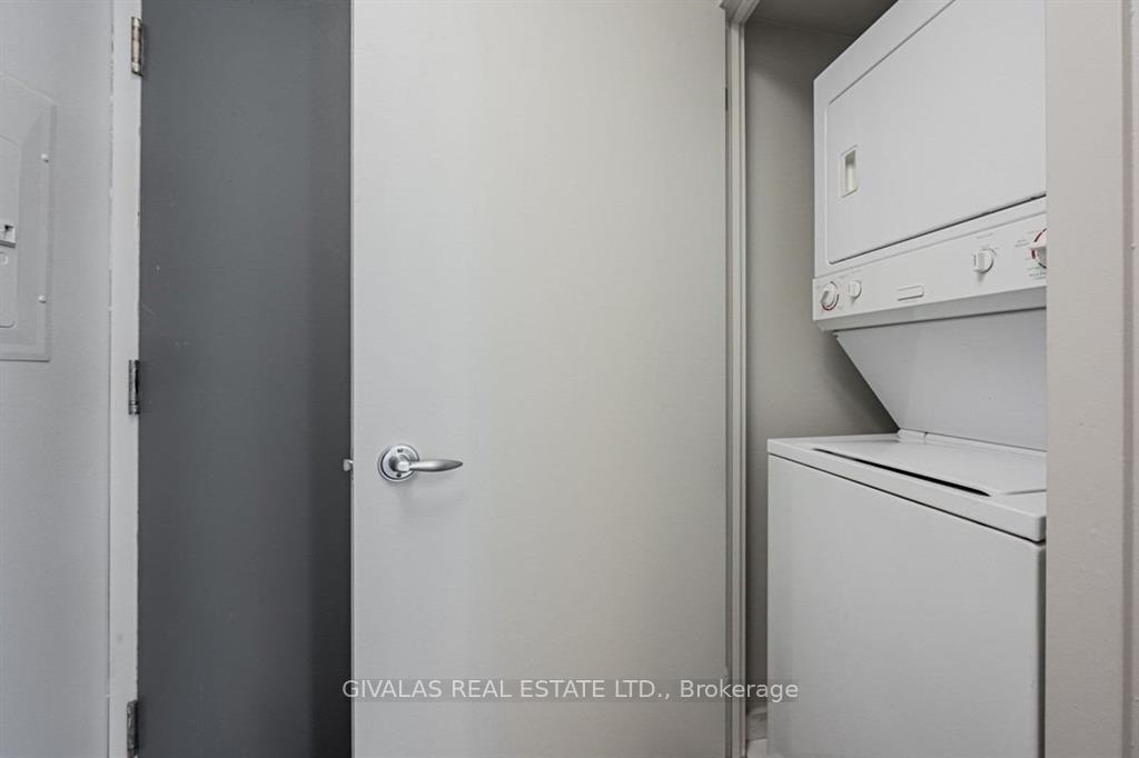 Photo 17 of Unit 404, 8 York Street, Toronto, Waterfront Communities — HOMEH