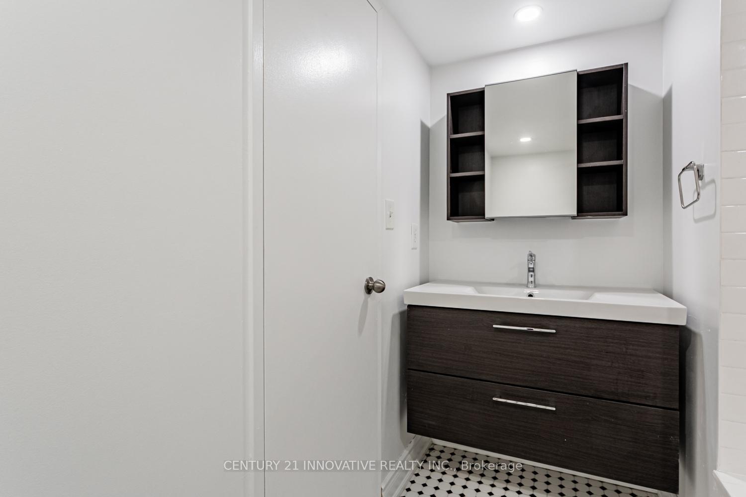 Photo 21 of Unit 604, 188 Spadina Avenue, Toronto, Kensington-Chinatown — HOMEH