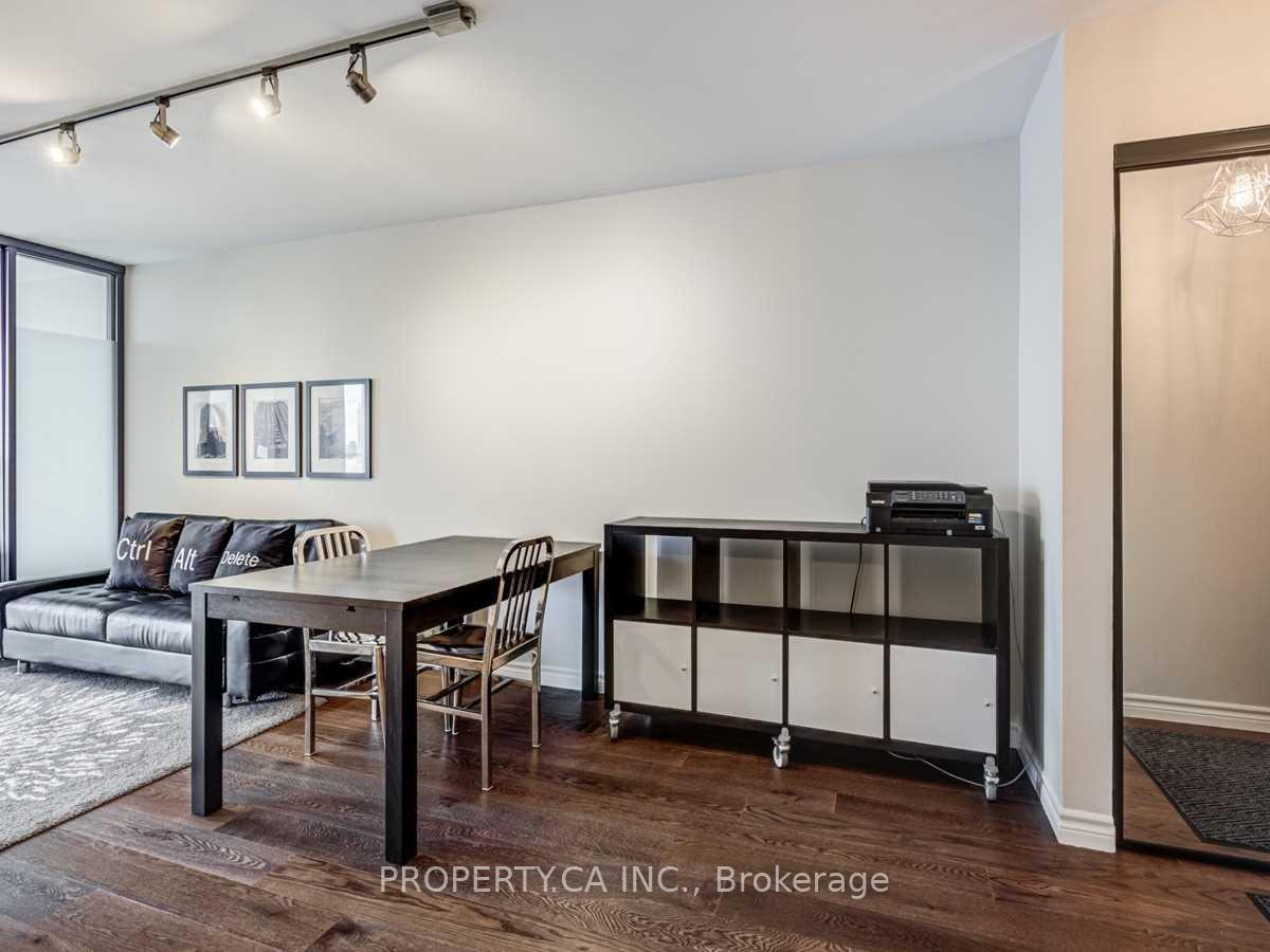 Photo 2 of Unit 2109, 44 St Joseph Street, Toronto, Bay Street Corridor — HOMEH