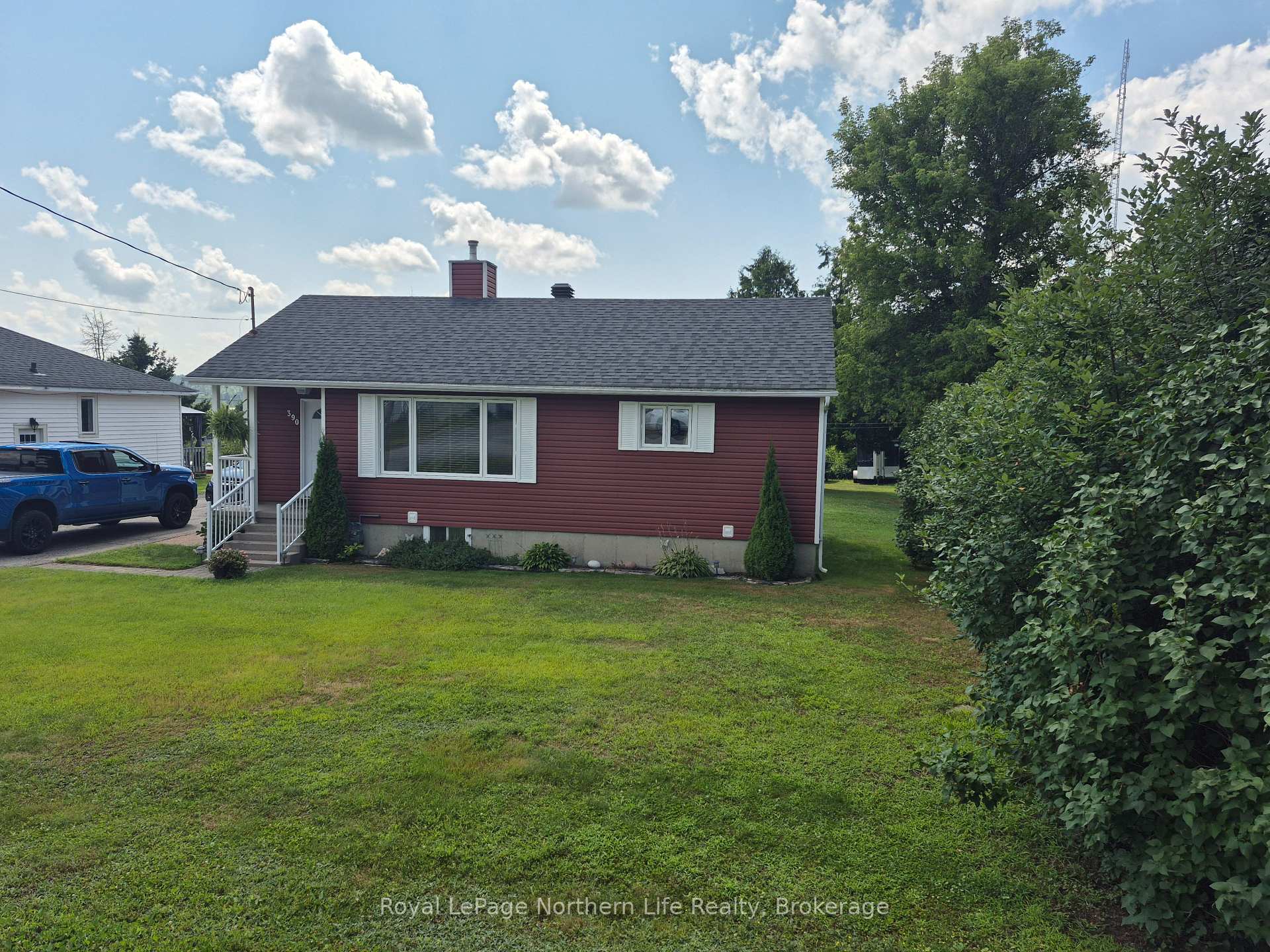 Photo 4 of 390 Eight Street, Mattawa — HOMEH