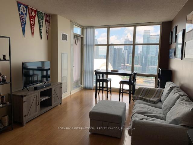 Photo 12 of Unit 3907, 35 Mariner Terrace, Toronto, Waterfront Communities — HOMEH