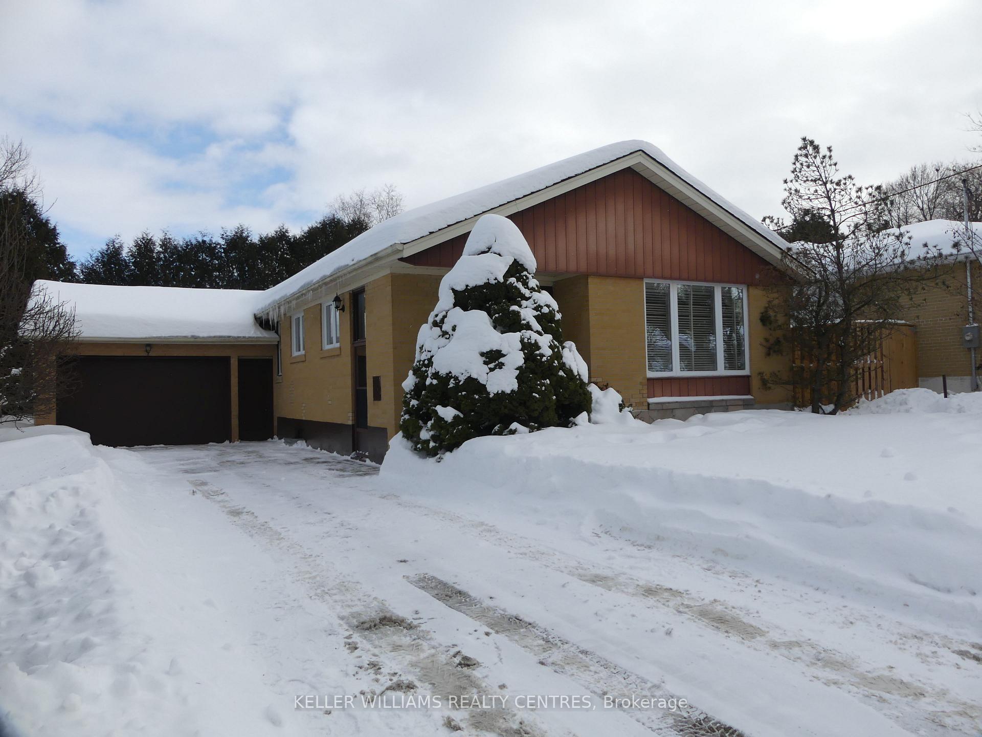 Photo 3 of 21 Child Drive, Aurora, Aurora Highlands — HOMEH